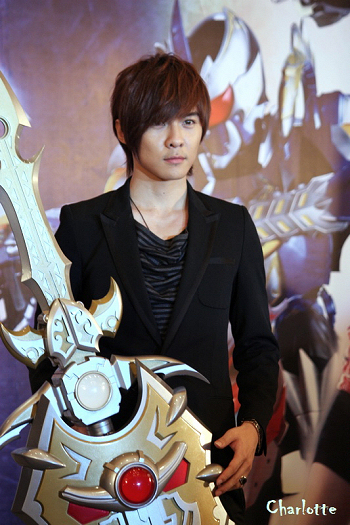 "Armor Hero Emperor" today press conference: review (in chinese) AND some 